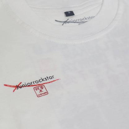 Official Merchandise JUNIORROCKSTAR X Seni Kanji "Langit Tak Perlu Menjelaskan Bahwa Dirinya Tinggi"